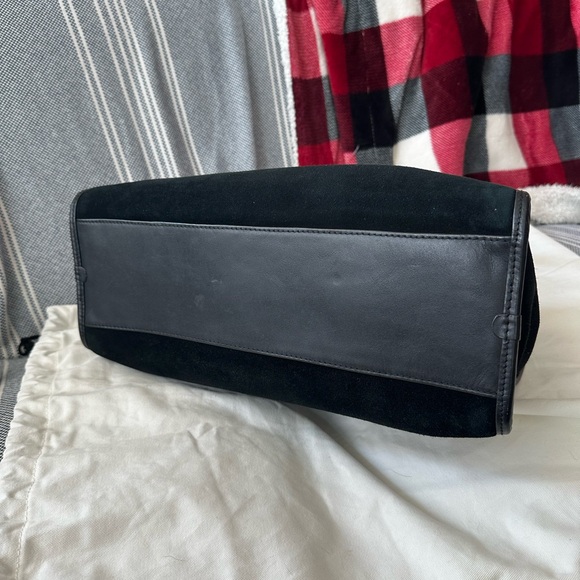 Loewe Alamo 36 Anagram Handbag Suede Black Gold Hardware - Picture 4 of 16